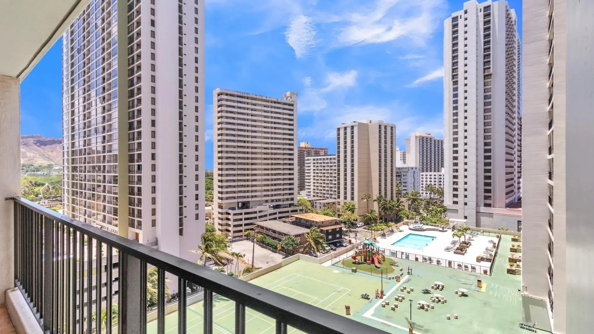 Spacious Waikiki Condo 1 Block From Beach With Full Kitchen And Free Parking Χονολουλού Διαμέρισμα