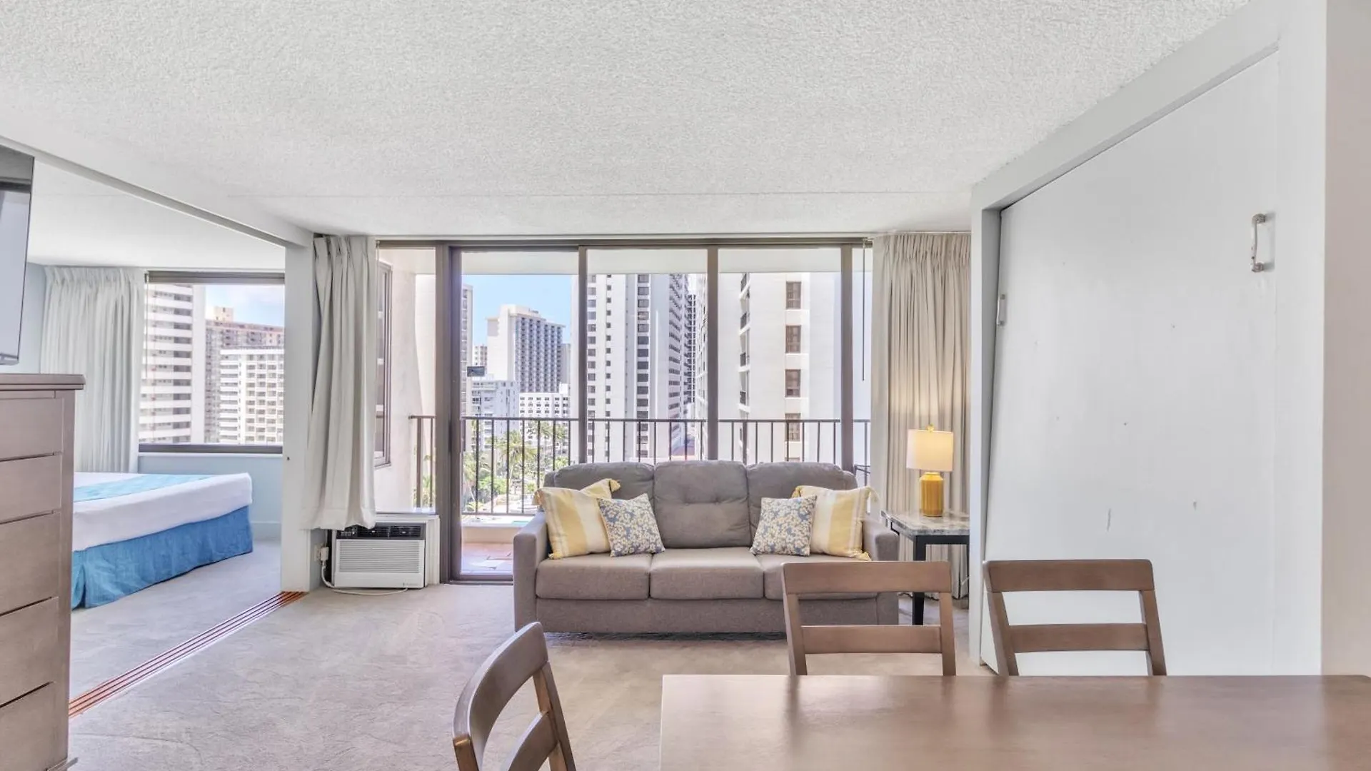 Spacious Waikiki Condo 1 Block From Beach With Full Kitchen And Free Parking Χονολουλού Ηνωμένες Πολιτείες της Αμερικής